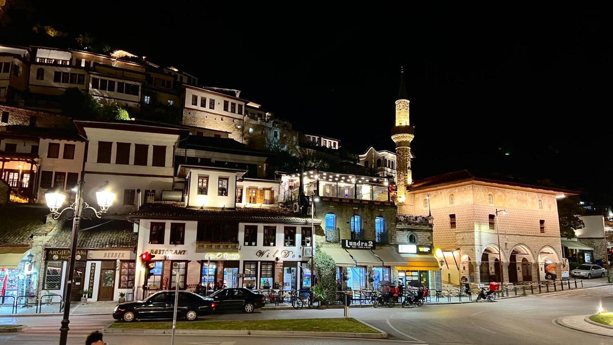 Fole Hotel Berat Bagian luar foto